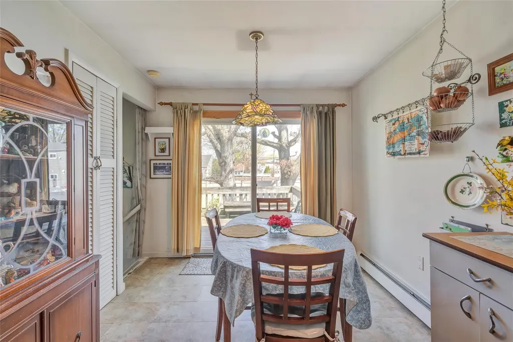 87 Mohawk Avenue Deer Park NY 11729