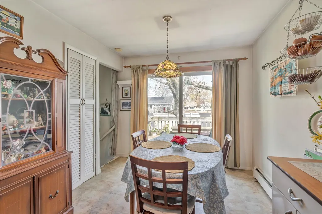 87 Mohawk Avenue Deer Park NY 11729