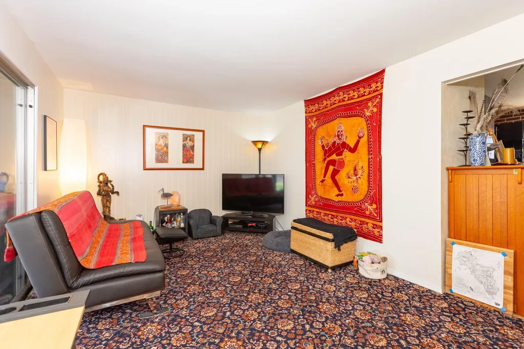 7 Windsor Street Islip NY 11751