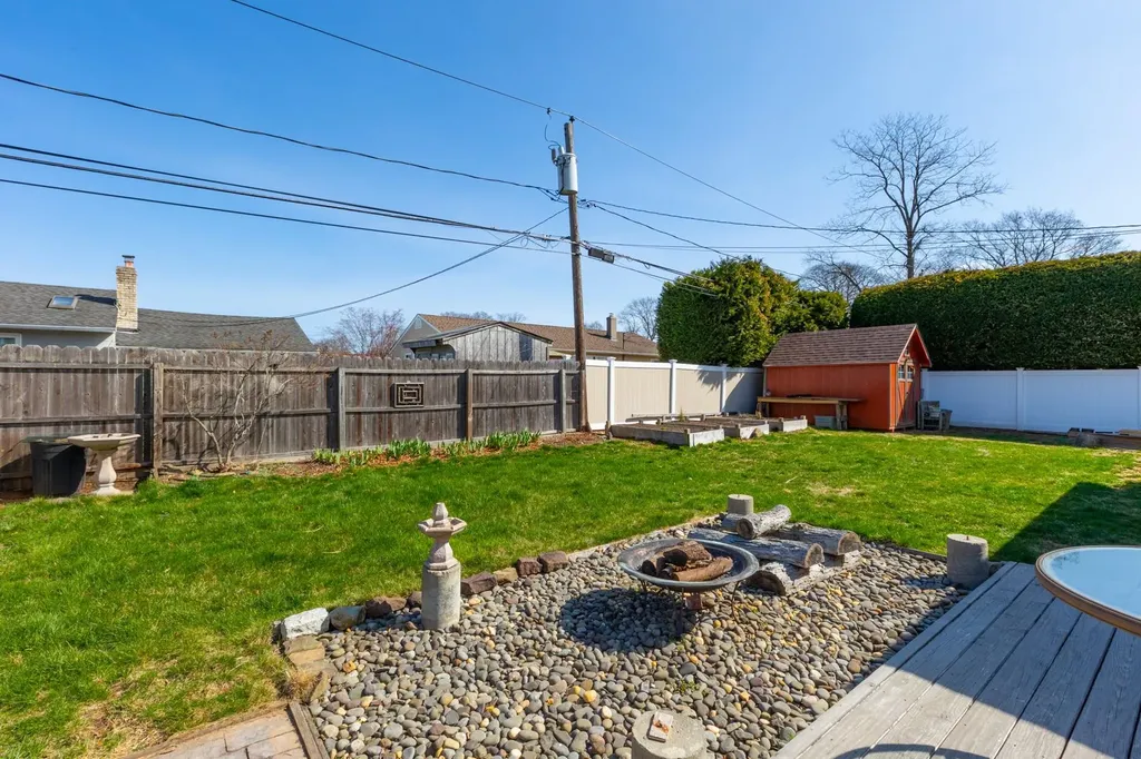 7 Windsor Street Islip NY 11751