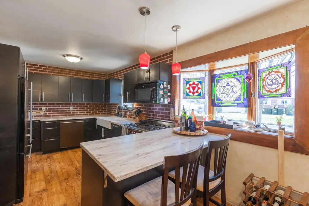 7 Windsor Street Islip NY 11751
