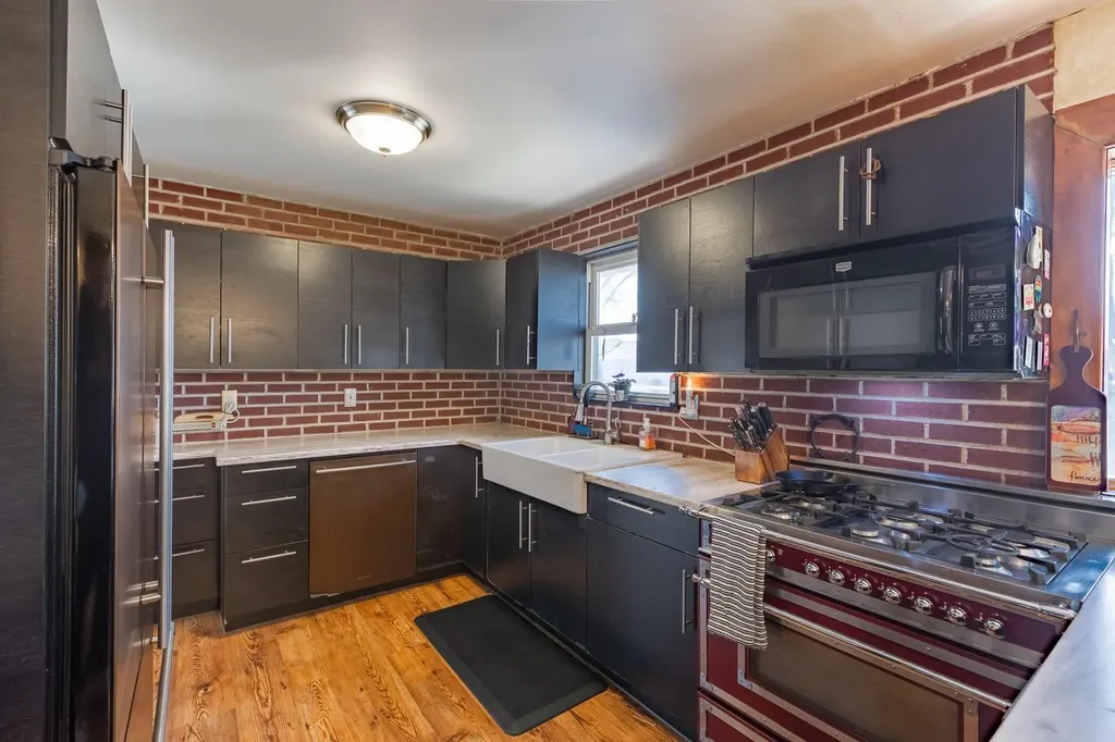 7 Windsor Street Islip NY 11751