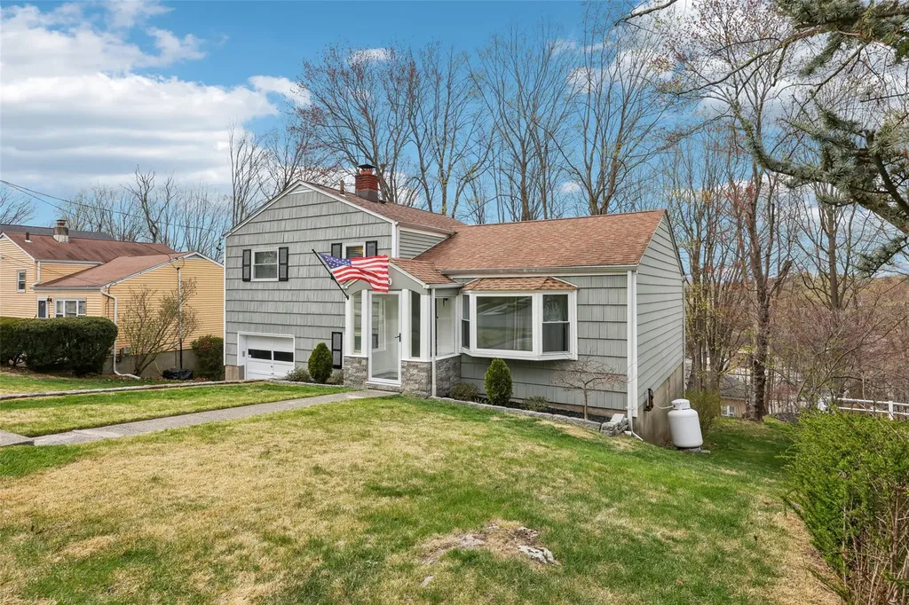 1548 East Boulevard Peekskill NY 10566