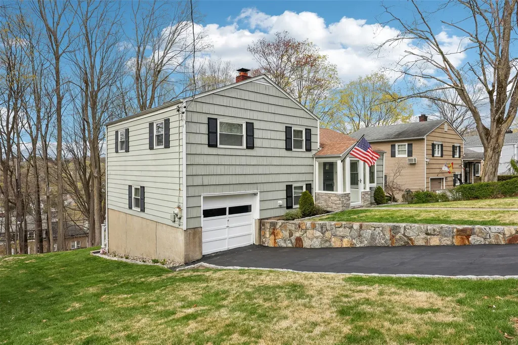 1548 East Boulevard Peekskill NY 10566