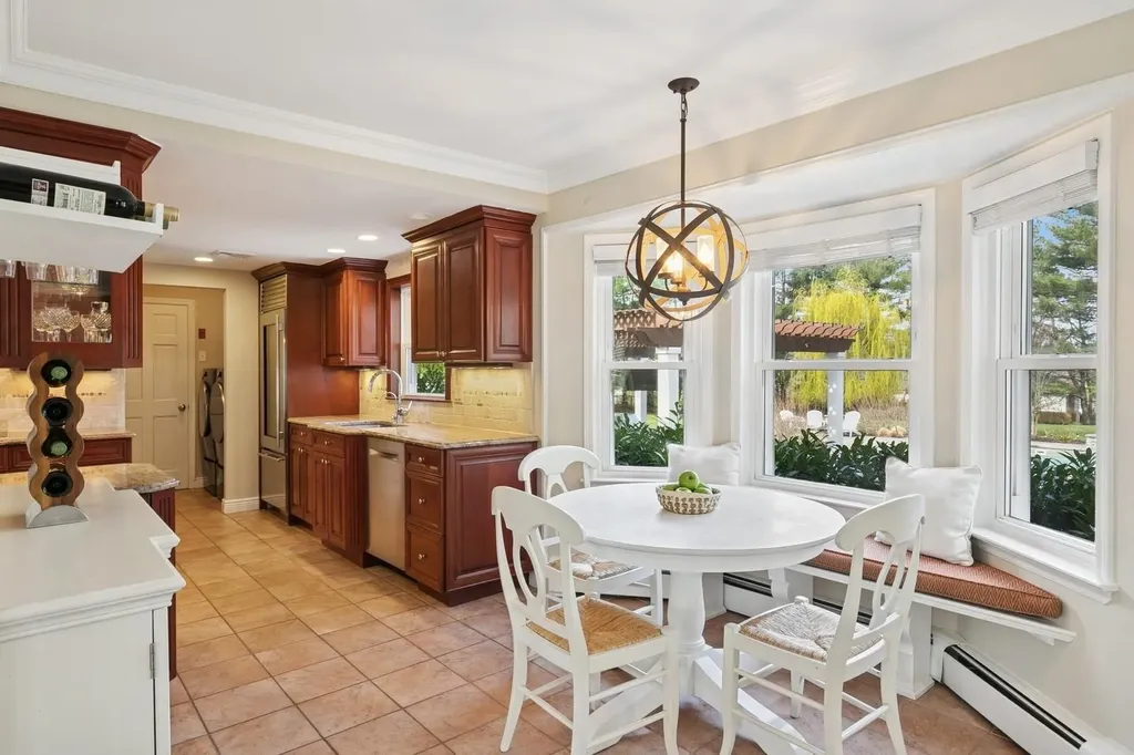 21 Partridge Lane Huntington NY 11743