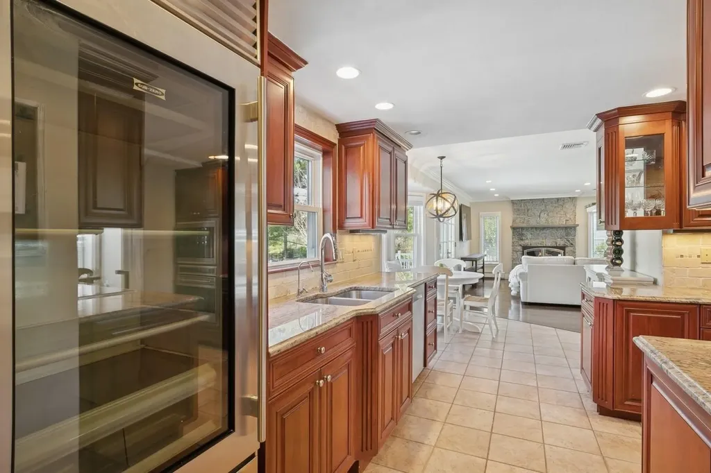 21 Partridge Lane Huntington NY 11743