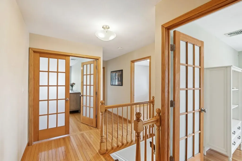 21 Partridge Lane Huntington NY 11743