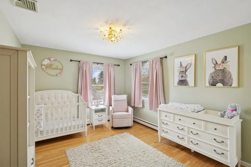 21 Partridge Lane Huntington NY 11743