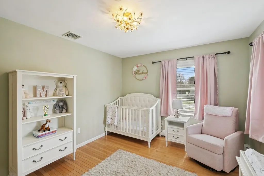 21 Partridge Lane Huntington NY 11743