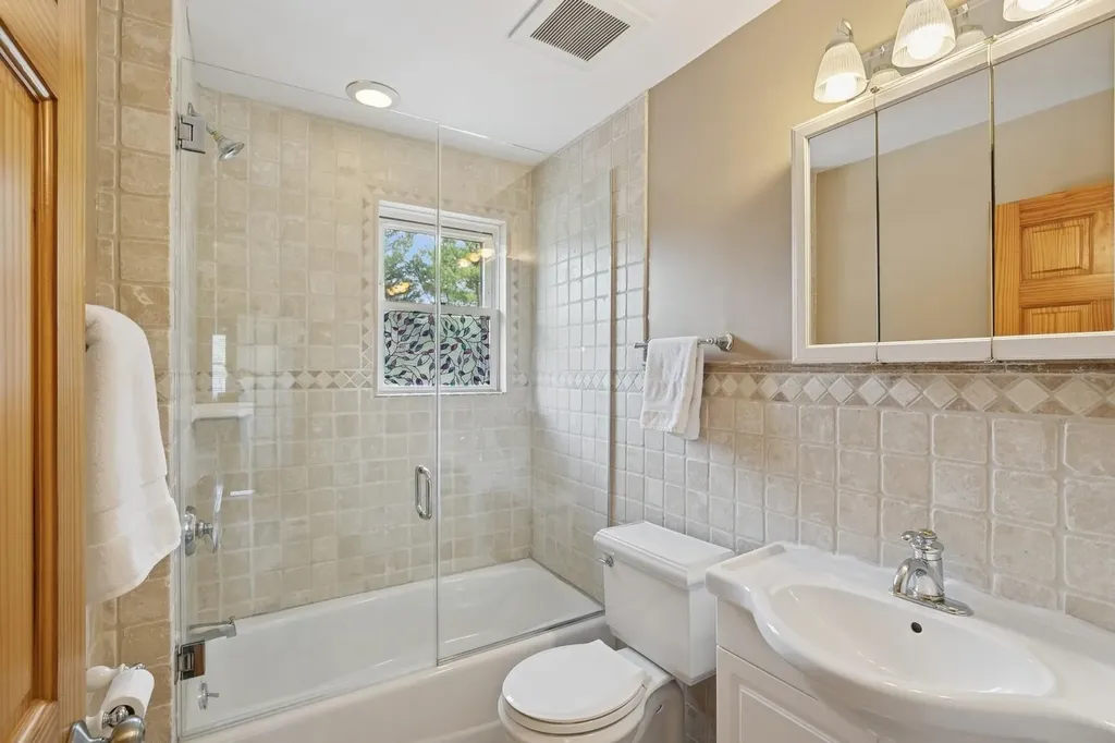 21 Partridge Lane Huntington NY 11743