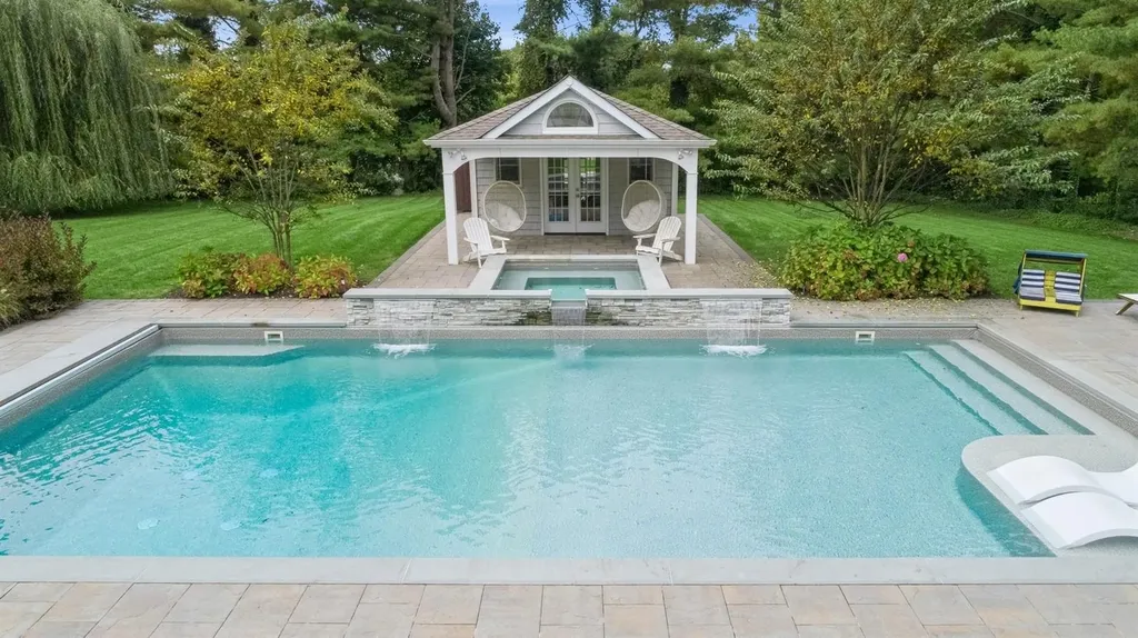 21 Partridge Lane Huntington NY 11743