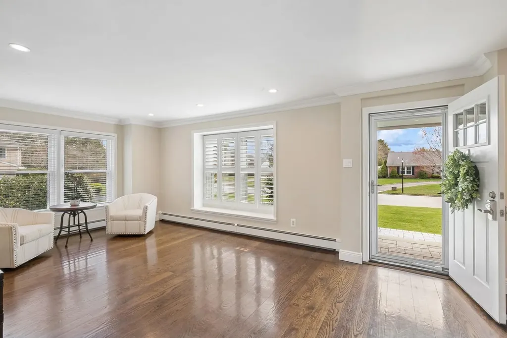 21 Partridge Lane Huntington NY 11743