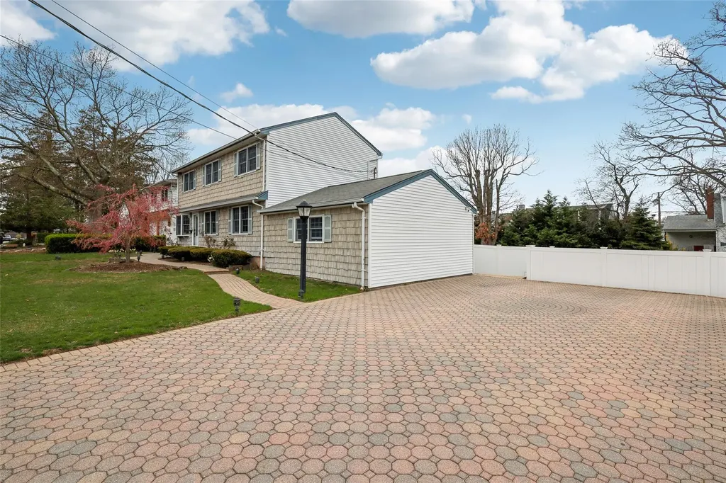 1032 5th Street West Babylon NY 11704