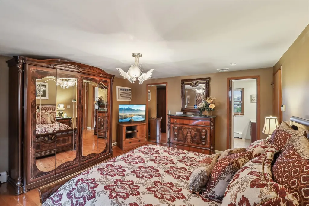 1032 5th Street West Babylon NY 11704