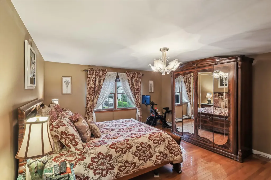1032 5th Street West Babylon NY 11704