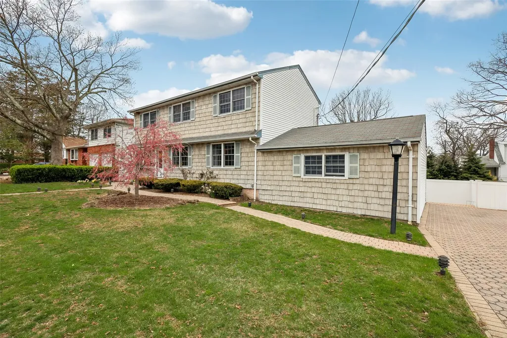 1032 5th Street West Babylon NY 11704