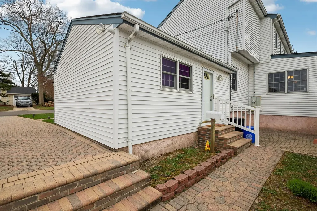 1032 5th Street West Babylon NY 11704