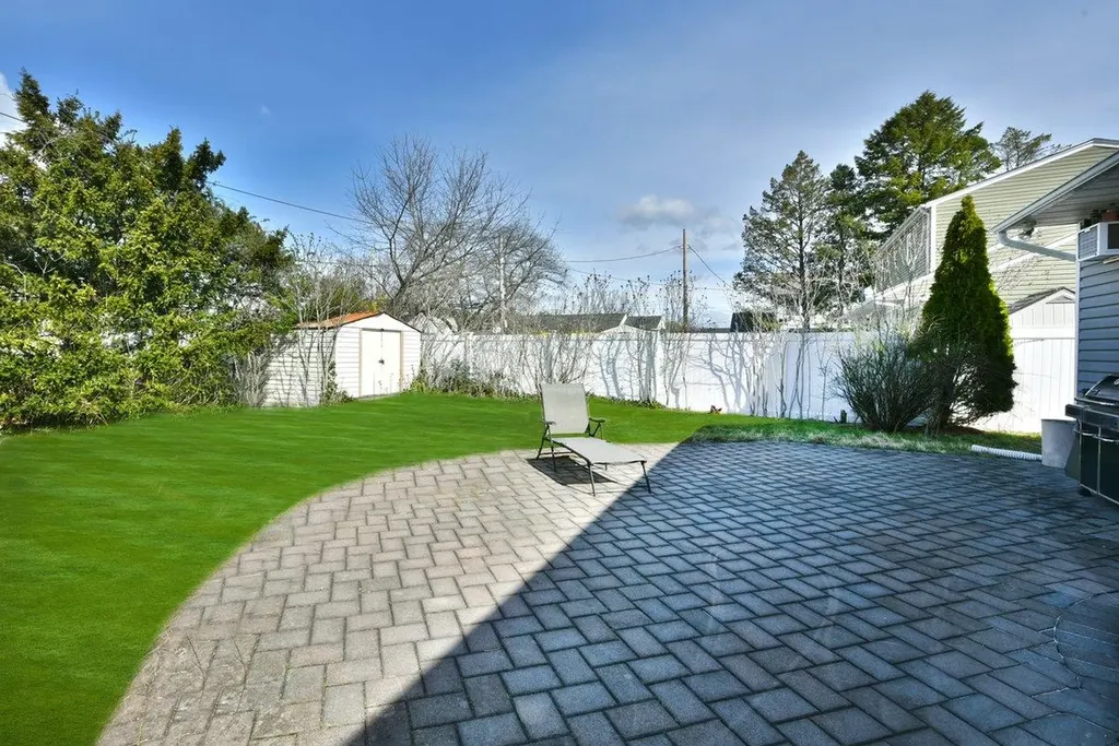 5 Imogene Drive Massapequa NY 11758