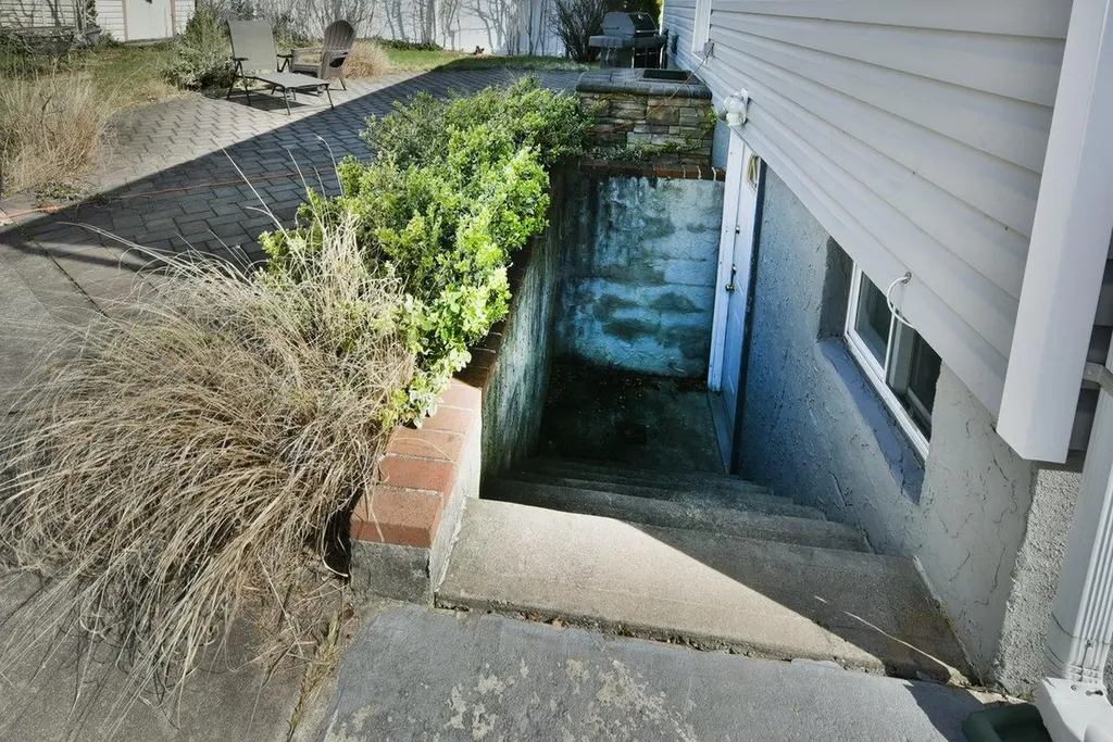 5 Imogene Drive Massapequa NY 11758