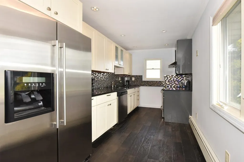 5 Imogene Drive Massapequa NY 11758