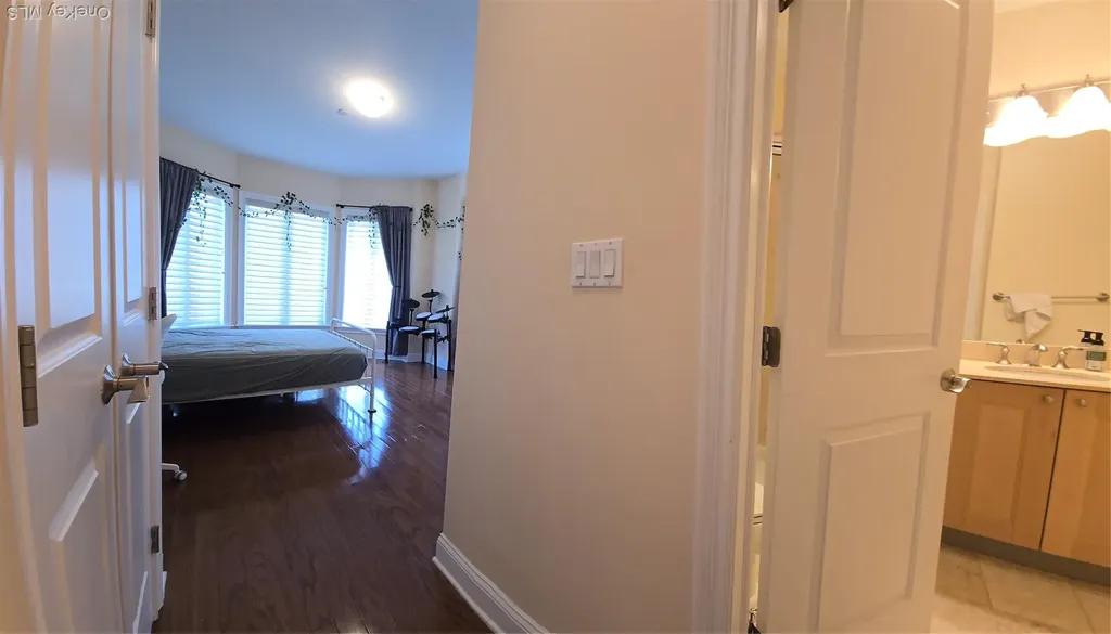 337 Park Crescent College Point NY 11356