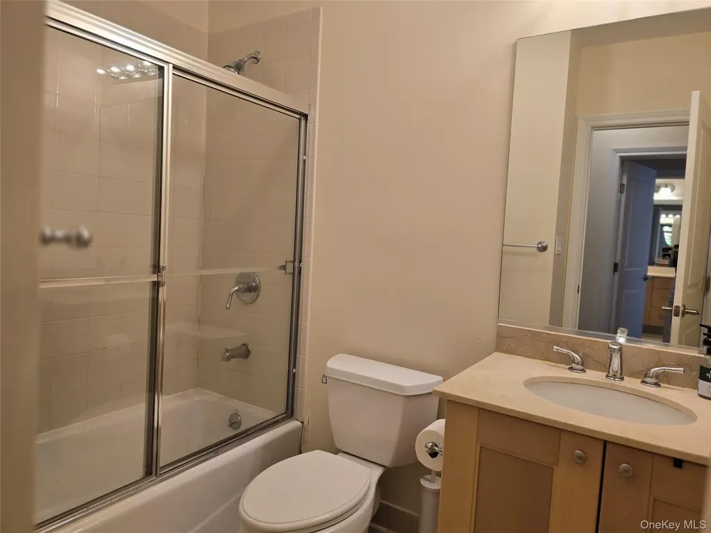 337 Park Crescent College Point NY 11356