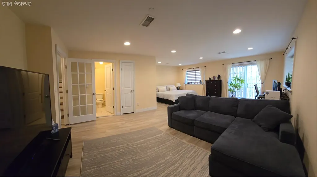 337 Park Crescent College Point NY 11356