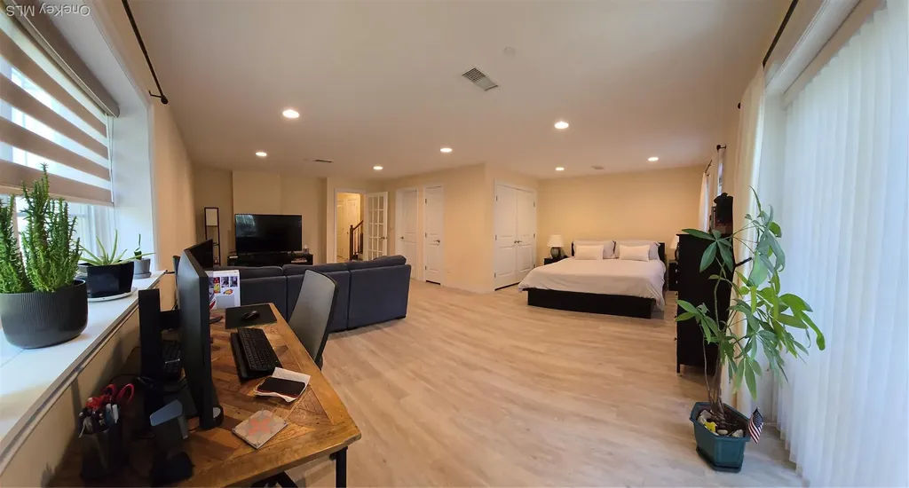 337 Park Crescent College Point NY 11356