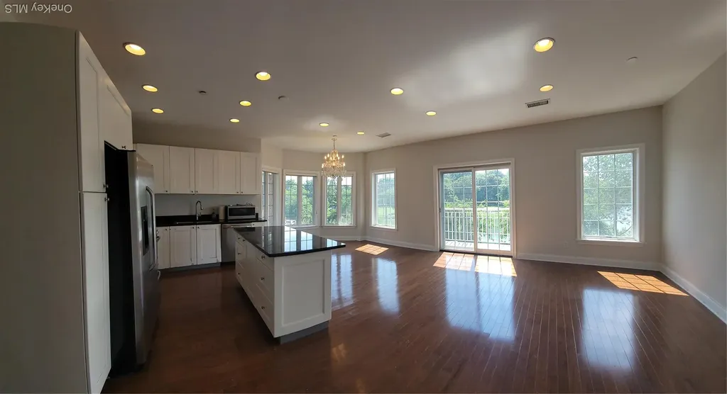 337 Park Crescent College Point NY 11356