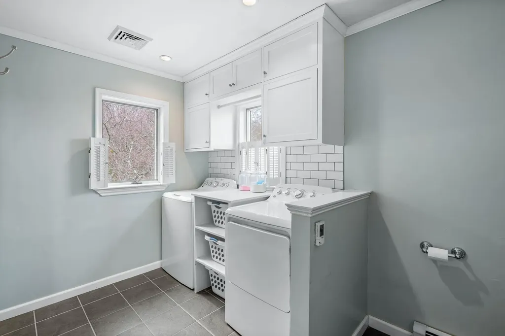 218 Cream Street Poughkeepsie NY 12601