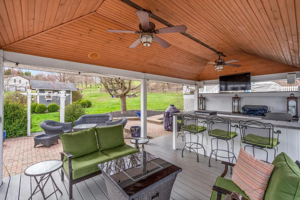 218 Cream Street Poughkeepsie NY 12601