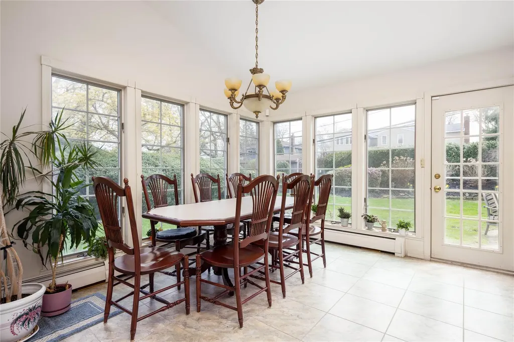8 Pequa Lane Commack NY 11725