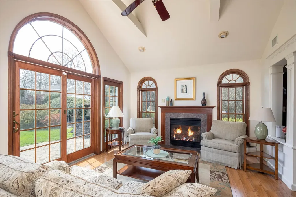 8 Pequa Lane Commack NY 11725
