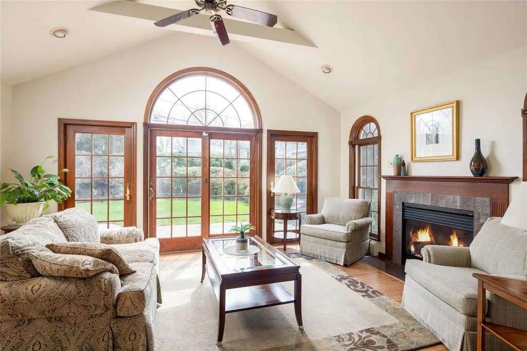 8 Pequa Lane Commack NY 11725