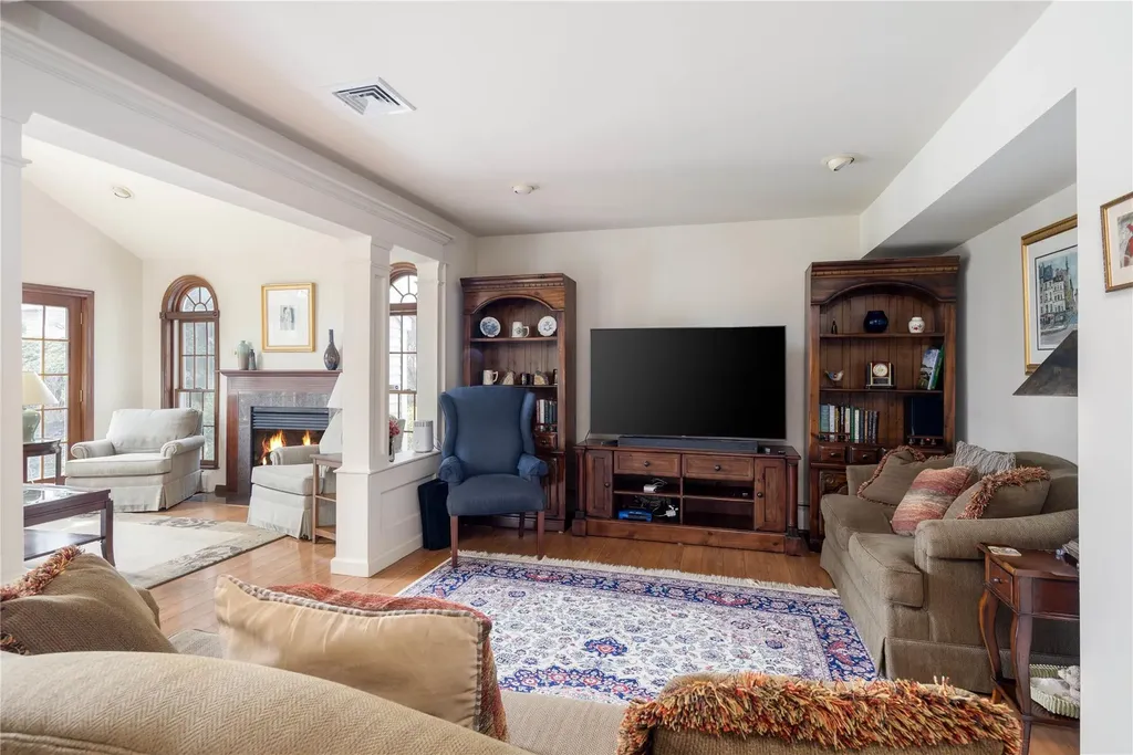 8 Pequa Lane Commack NY 11725
