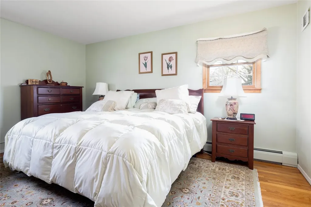 8 Pequa Lane Commack NY 11725