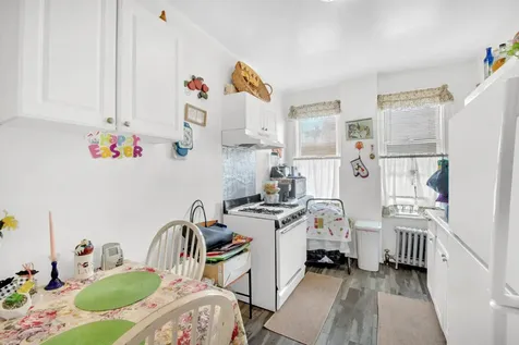 95-03 Cresskill Place Jamaica NY 11435