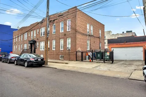 95-03 Cresskill Place Jamaica NY 11435