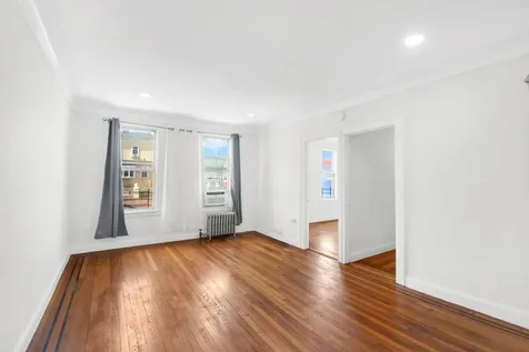 95-03 Cresskill Place Jamaica NY 11435