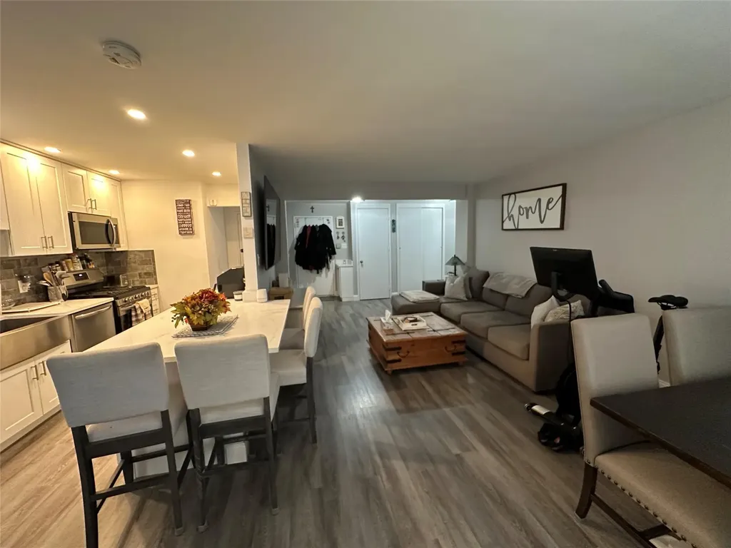 241-20 Northern Boulevard Douglaston NY 11362