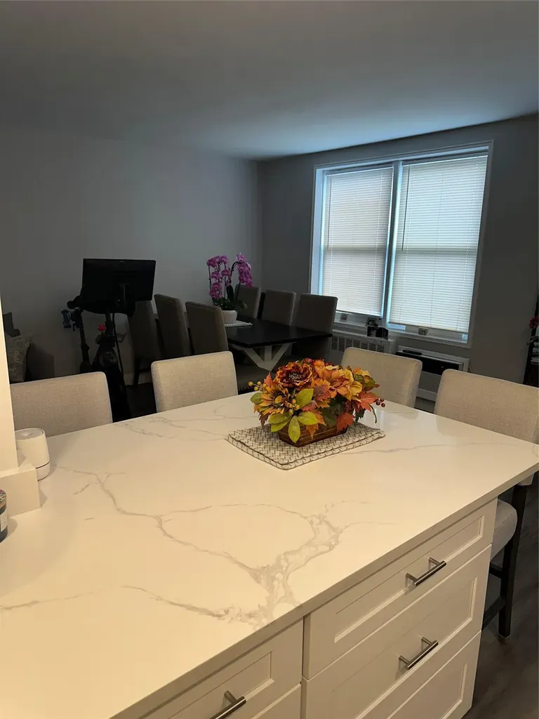 241-20 Northern Boulevard Douglaston NY 11362