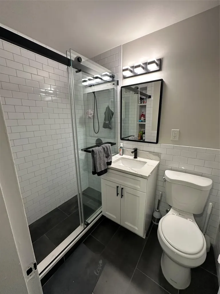 241-20 Northern Boulevard Douglaston NY 11362
