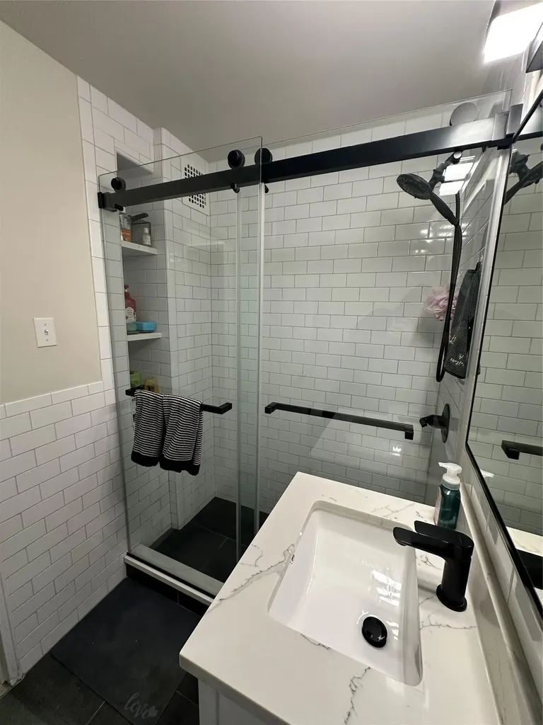 241-20 Northern Boulevard Douglaston NY 11362