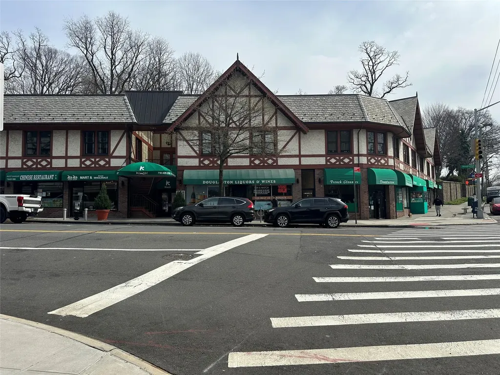 241-20 Northern Boulevard Douglaston NY 11362