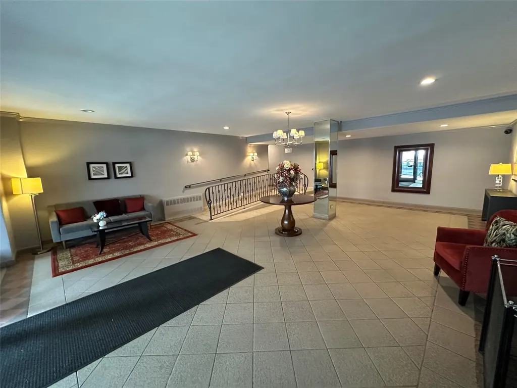 241-20 Northern Boulevard Douglaston NY 11362