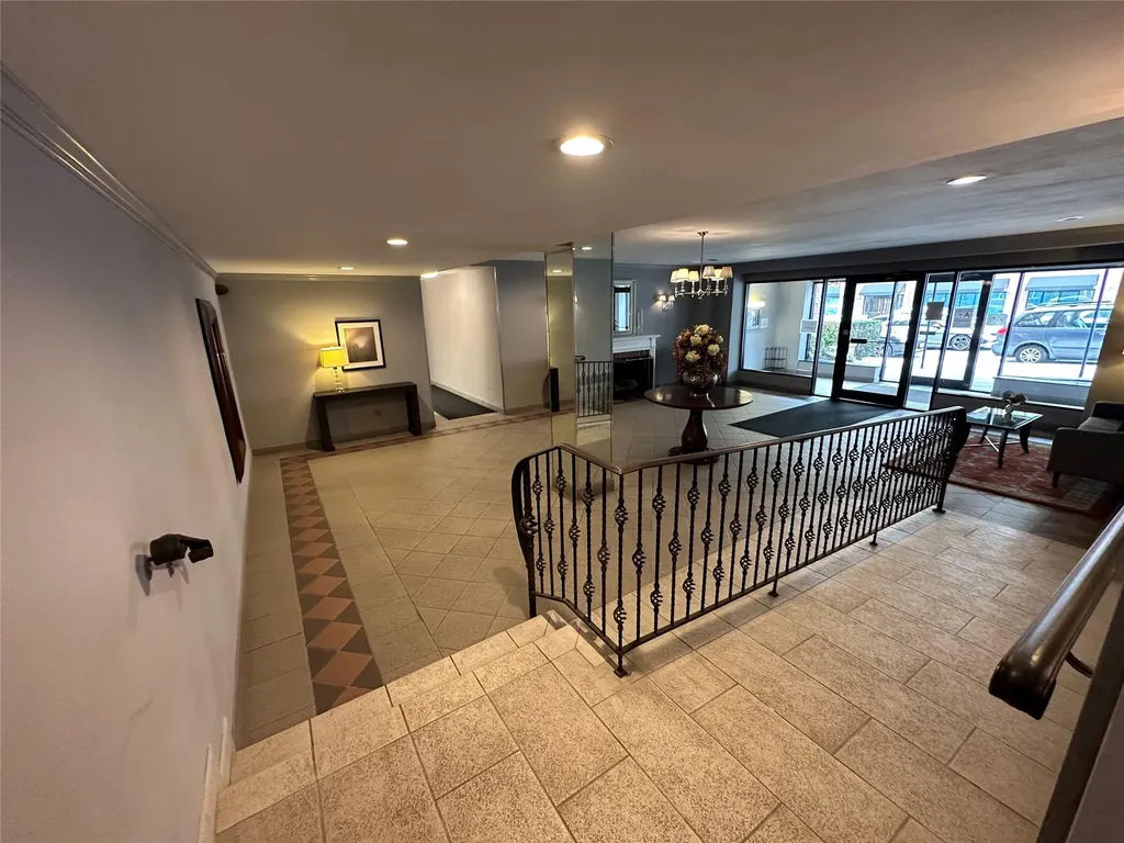 241-20 Northern Boulevard Douglaston NY 11362