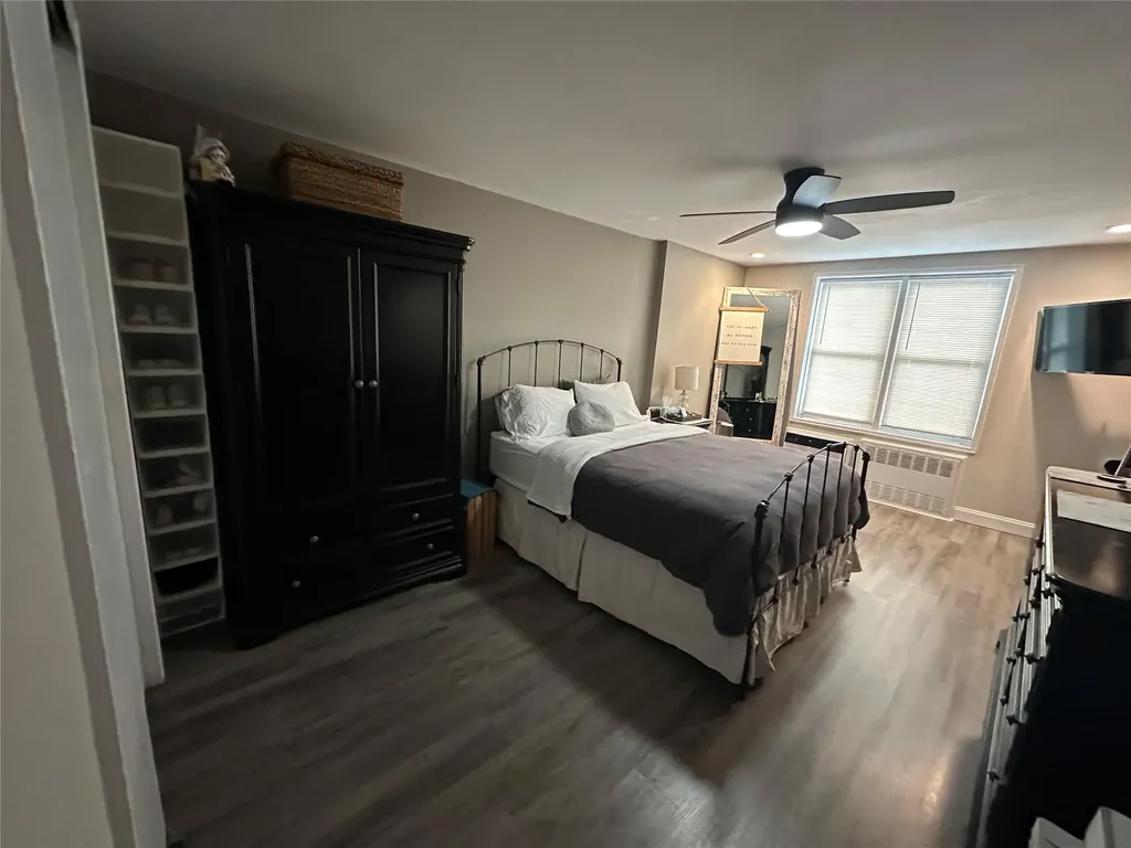 241-20 Northern Boulevard Douglaston NY 11362