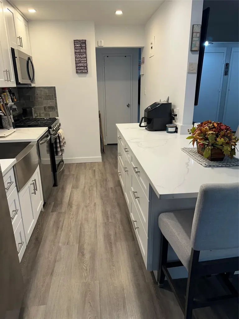 241-20 Northern Boulevard Douglaston NY 11362