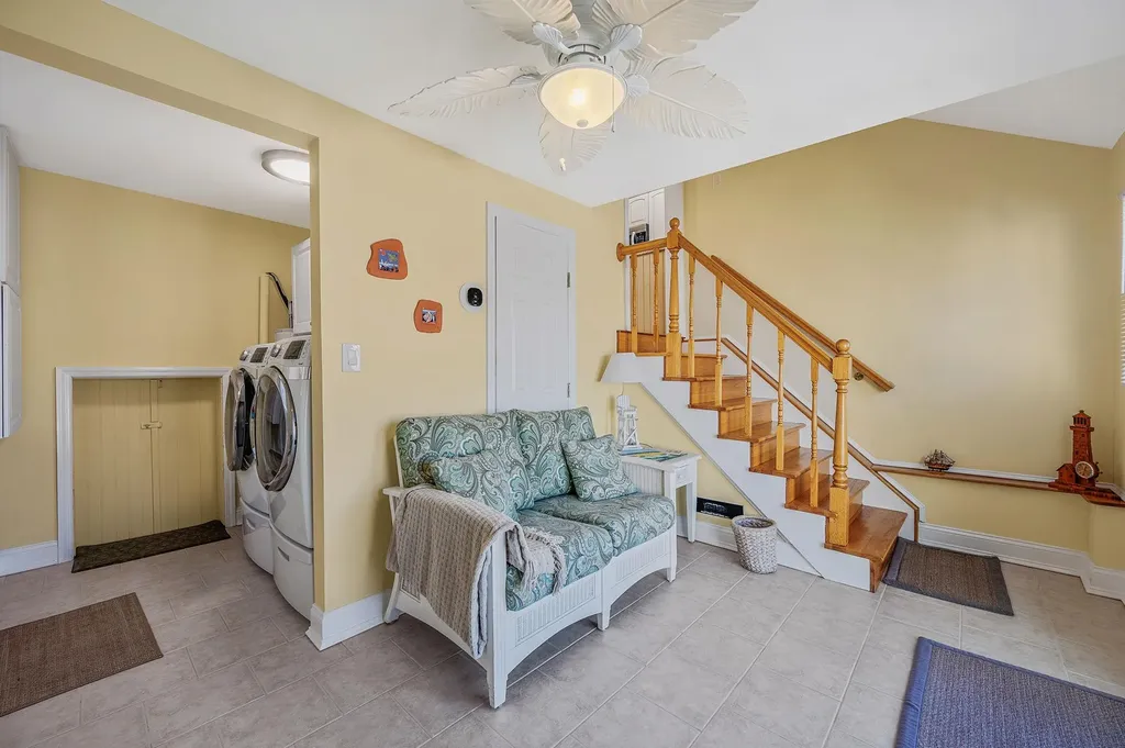 320 East Drive Copiague NY 11726