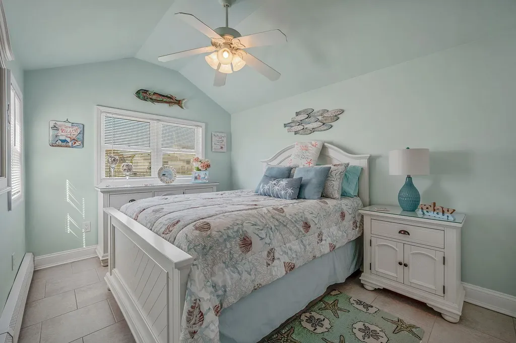 320 East Drive Copiague NY 11726